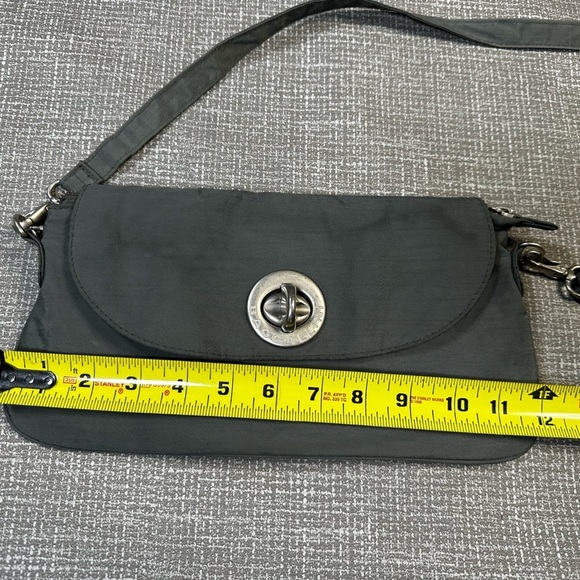 Baggallini Flap Crossbody Adjustable strap wristlet Messenger Bag grey - Picture 11 of 12